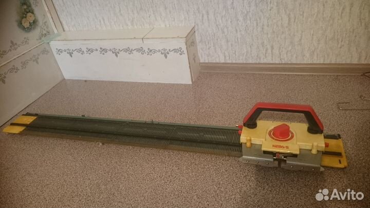 Вязальная машинка Нева-5