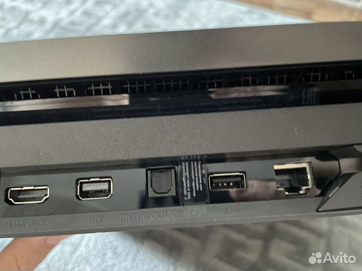 Sony PS4 pro 1tb limited edition