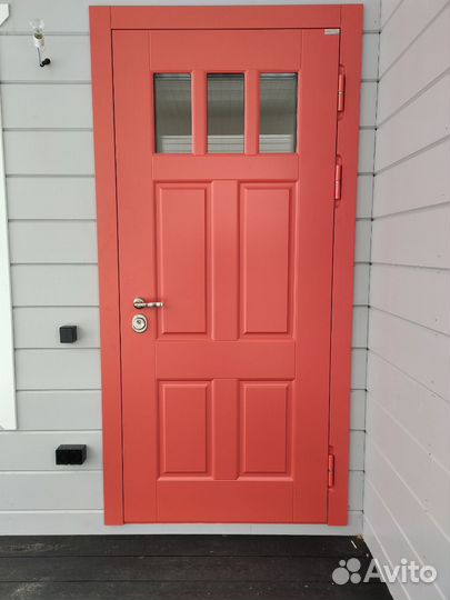 Дверь входная в дом, утепленная