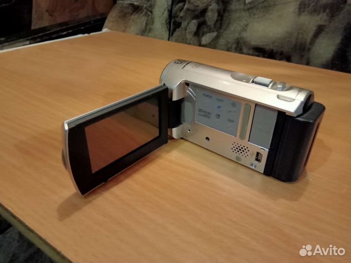 Sony Handycam DCR-SX40 с оптикой Carl Zeiss