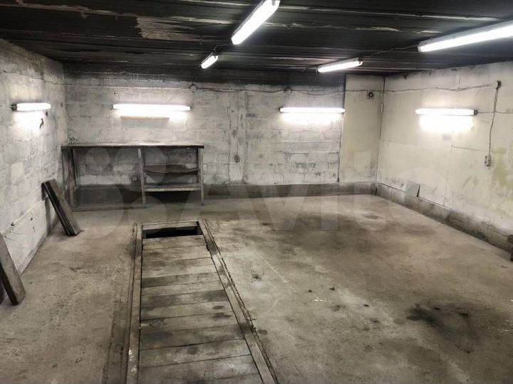 Гараж, > 30 м²