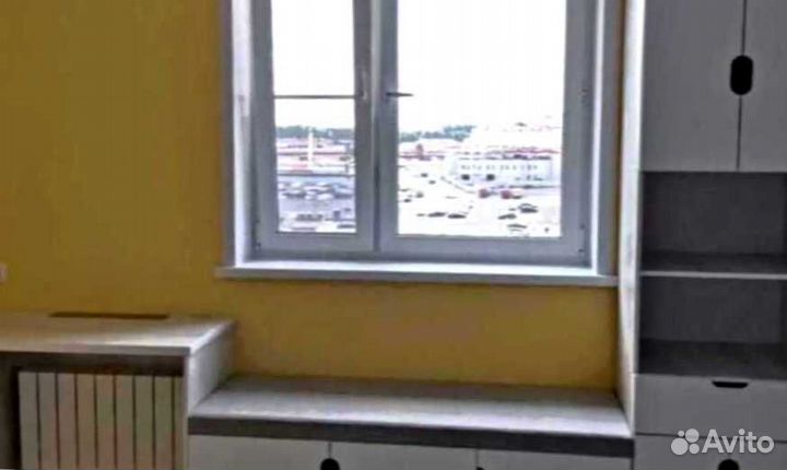 Рабочая зона в углу у окна