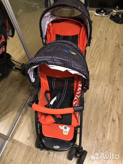 Коляска двухместная прогулочная