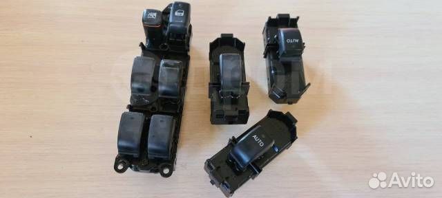 Кнопи стеклоподъемников Toyota