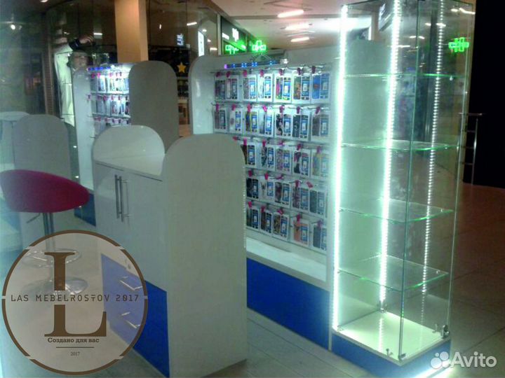 Торговый островок: мобильные гаджеты, чехлы