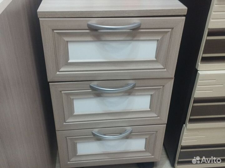 Кровать и тумба бу, ширина 80см,длина 2 метра