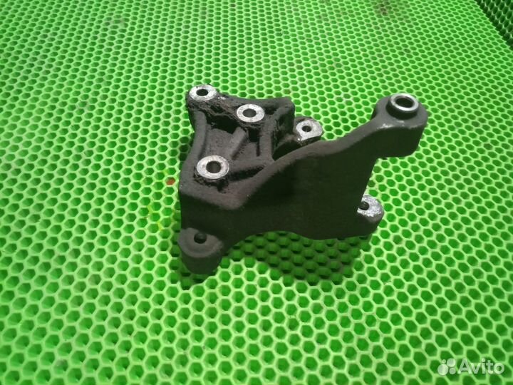 Кронштейн насоса гур Chery Fora Vortex Estina