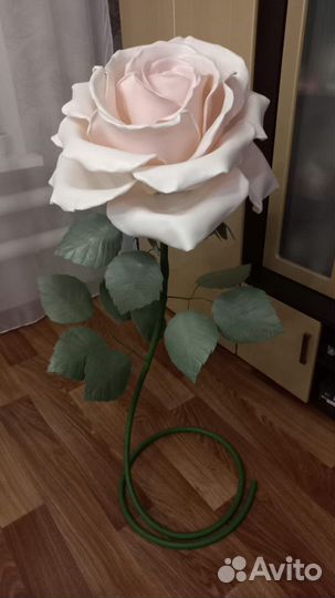 Ростовые цветы из изолона