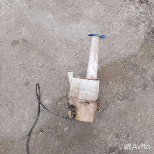 Бачок стеклоомывателя Hyundai Elantra XD