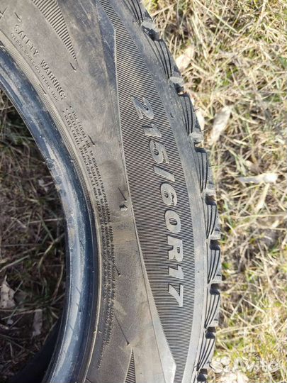 Roadstone Winguard Ice 215/60 R17