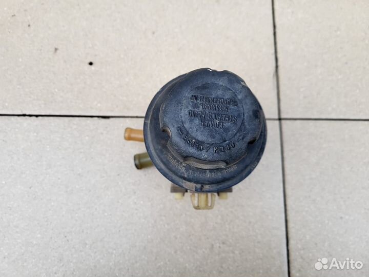 Бачок гур Hyundai Solaris