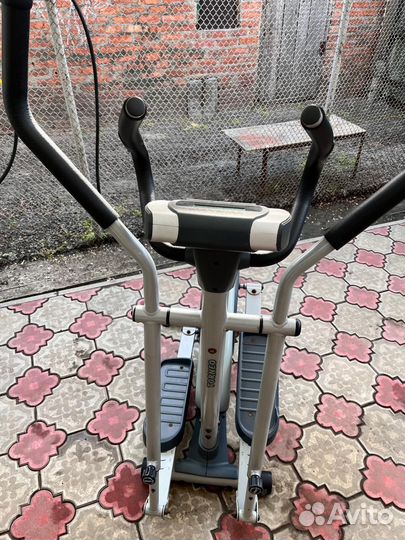 Эллиптический тренажер torneo