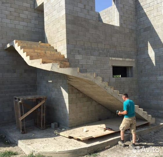 Изготовление монолитных и деревянных лестниц