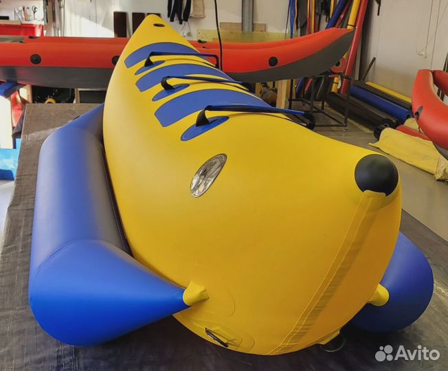 Надувной аттракцион «Зимний банан»