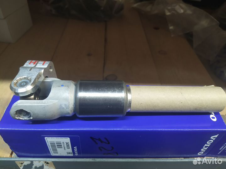 Оригинальный рулевой карданчик volvo