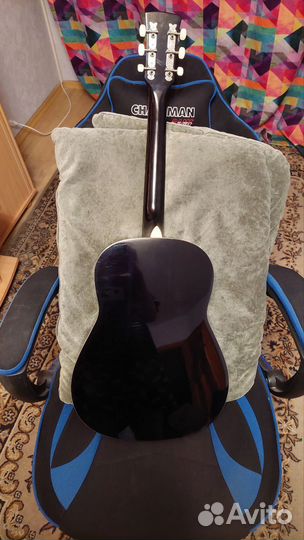 Акустическая гитара