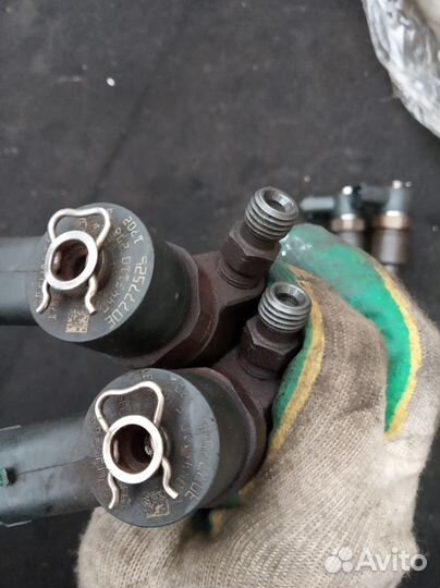 Форсунка топливная Volvo D5244T4