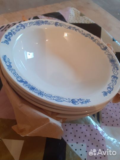 Столовый сервиз,тарелки