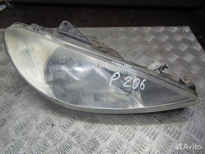 Фара правая Peugeot 206 2001