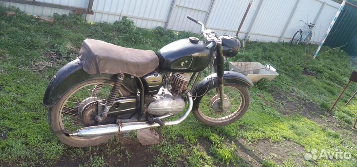 Продам мотоцикл панония 1971г