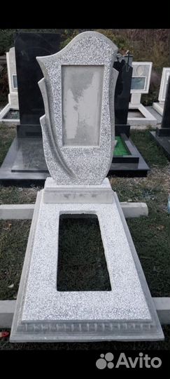 Памятники