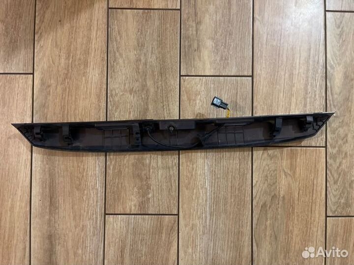 Накладка крышки багажника задняя правая LADA Vesta
