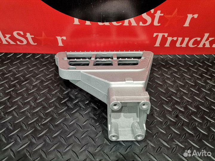 Кронштейн подножки левой Daf CF, Daf XF105