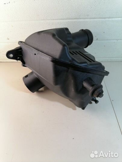 Корпус воздушного фильтра Nissan Dualis J10 MR20DE