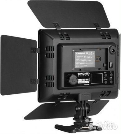 LED видеосвет Yongnuo YN300-III 3200K-5500K