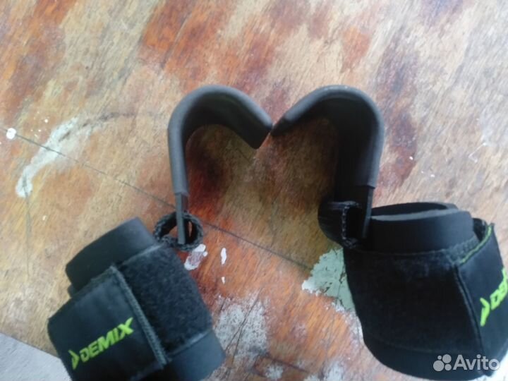 Крюки для турника