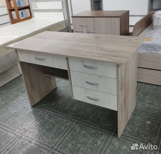 Стол письменный Сити