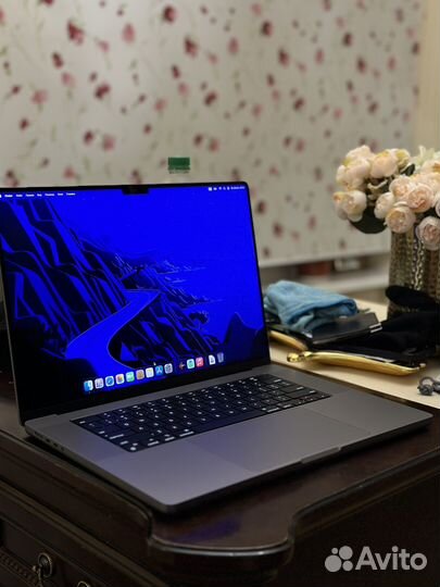 Macbook pro 16 m1 pro 1tb