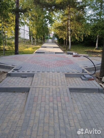 Бригада укладки брусчатки