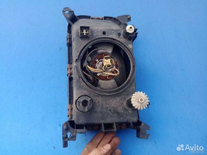 Фара правая Volkswagen Passat B3 1993