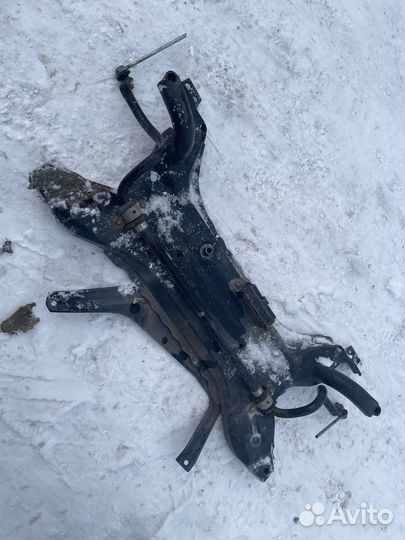 Подрамник передний Митсубиси Эклипс Кросс