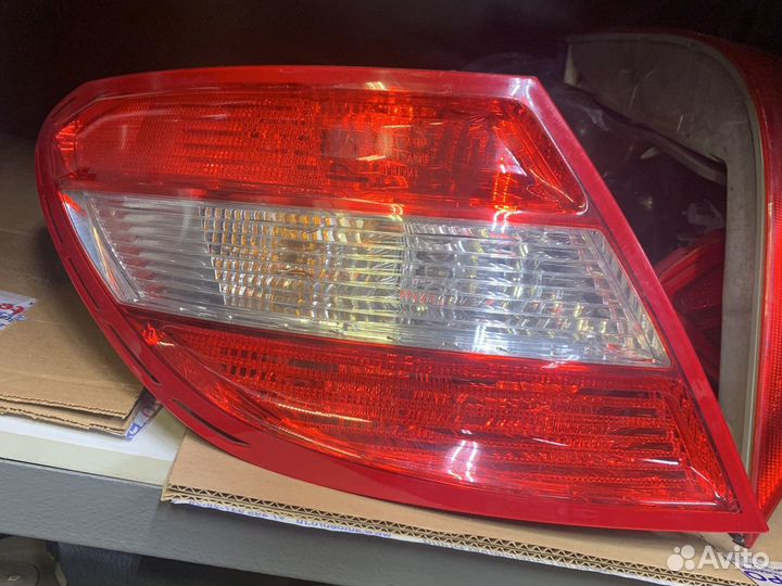 Фонарь Мерседес 204