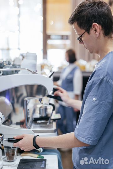 Администратор-кассир в кондитерскую на Чехова