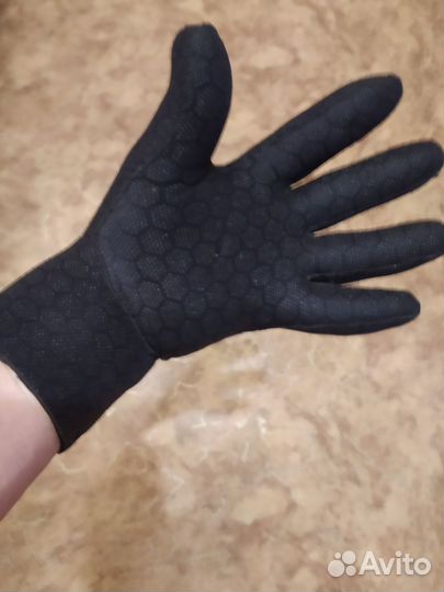 Перчатки для подводной охоты