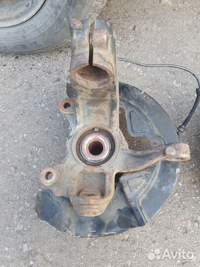 Кулак поворотный s80 II комплект