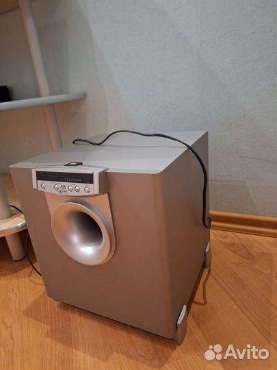 Сабвуфер JBL для домашнего кинотеатра