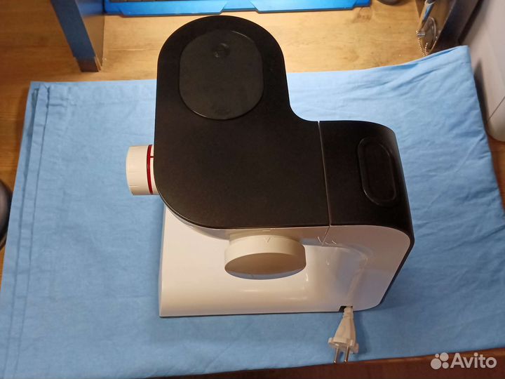 Кухонный комбайн Bosch MUM 52131