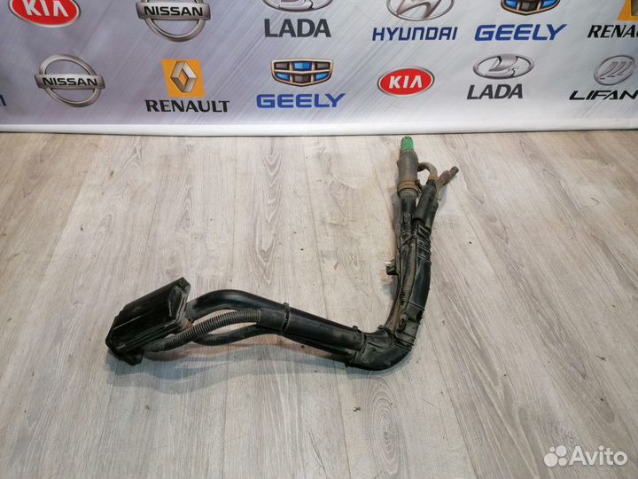 Горловина топливного бака бензобака Kia RIO 2