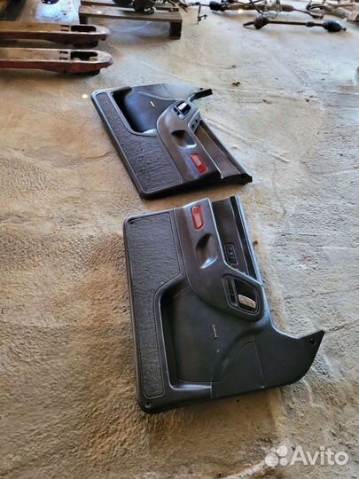 Обшивки дверей на джип чероки