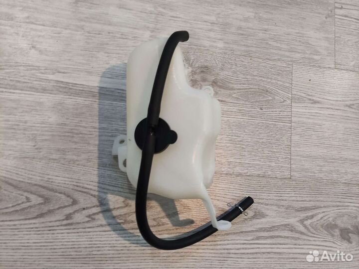 Бачок для тойота Tycrl06-8A0 (Филдер)