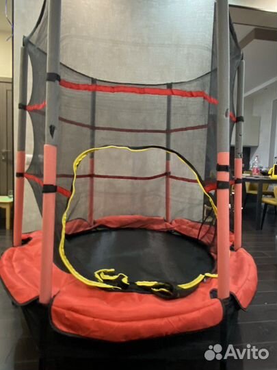 Батут детский каркасный с защитной сеткой