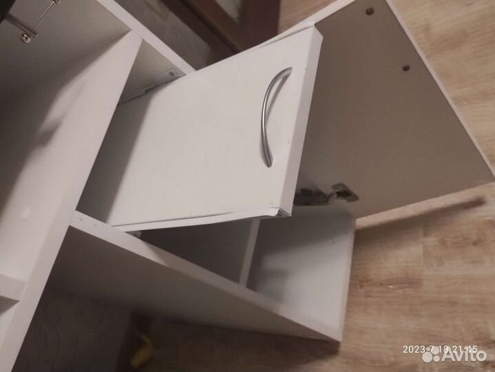 Стол для маникюра бу