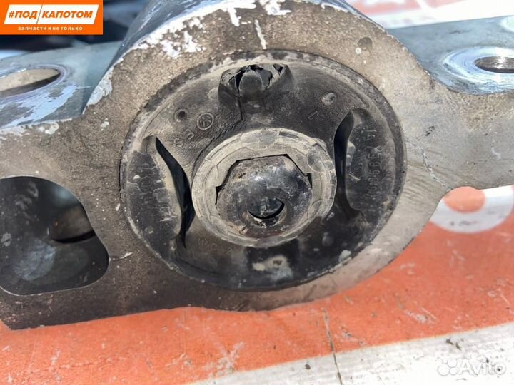 Рычаг передний правый нижний Volkswagen Golf 6