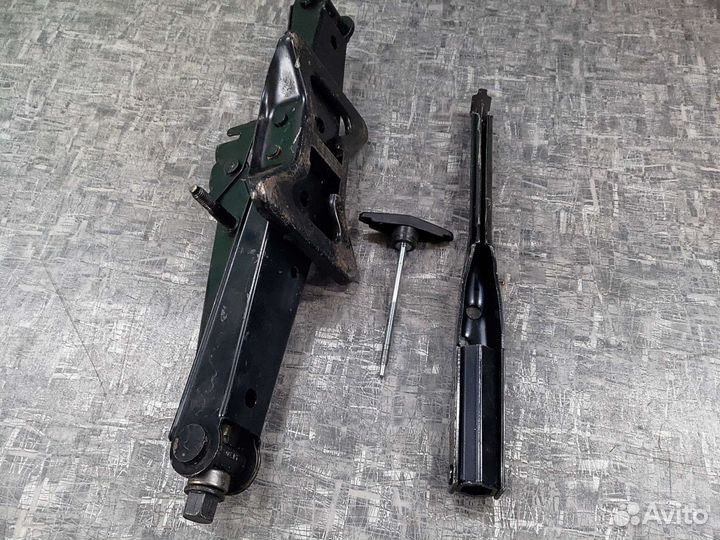 Домкрат Крайслер Вояджер Додж караван 01-07г