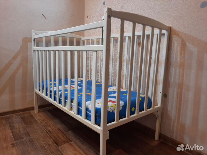 Детская кроватка