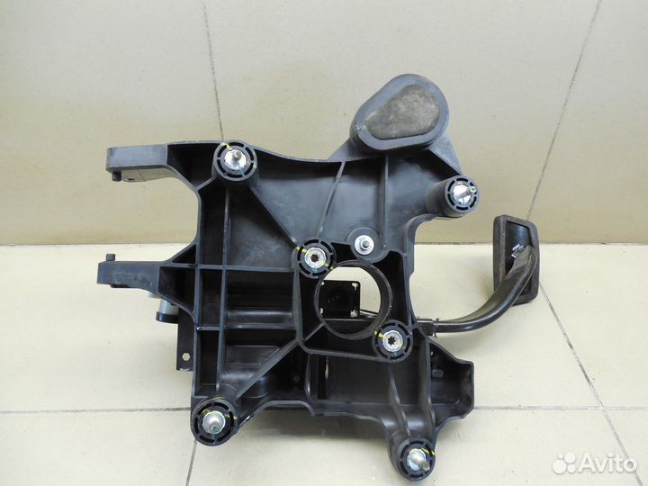 Педаль тормоза Aveo (T300) 2011